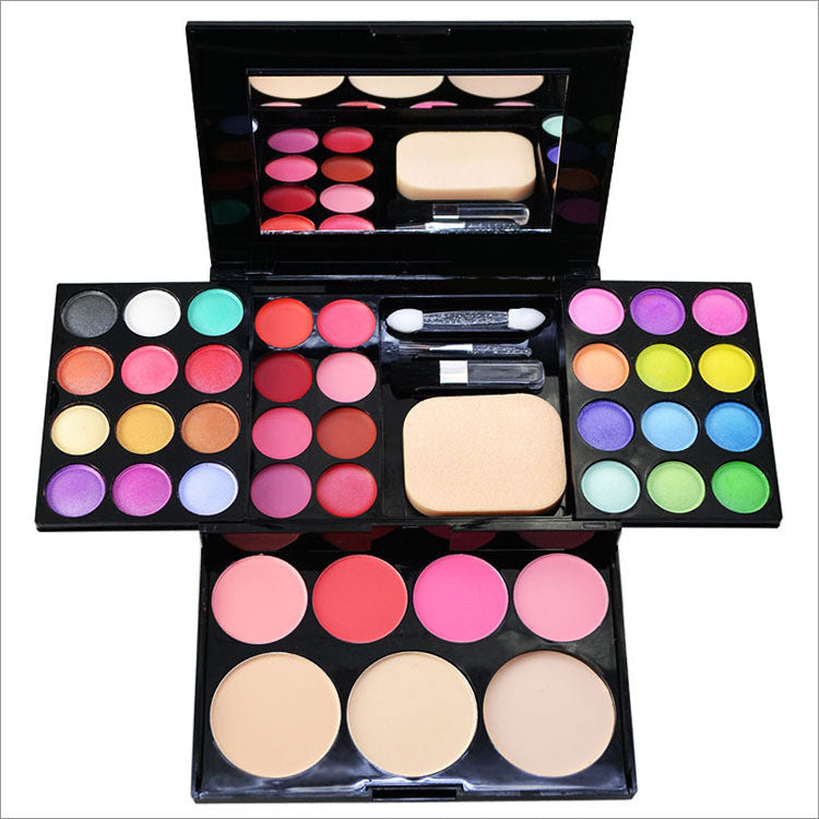 Silky Shine Eyeshadow Palette – Matte & Shimmer Eye Makeup Kit