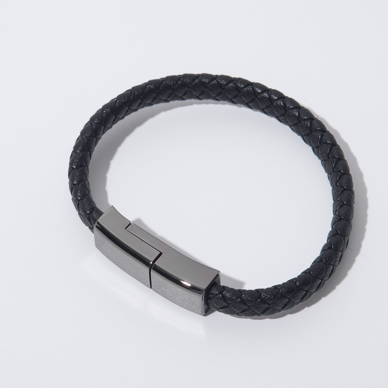Leather Bracelet Charging Cable – USB Type-C / Lightning / Micro-USB Data Cable (20–22.5cm)